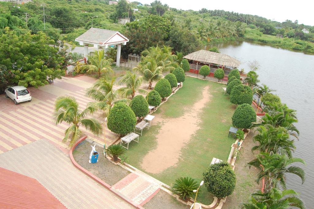 Hotel Krishna Park Resort Diu Buitenkant foto