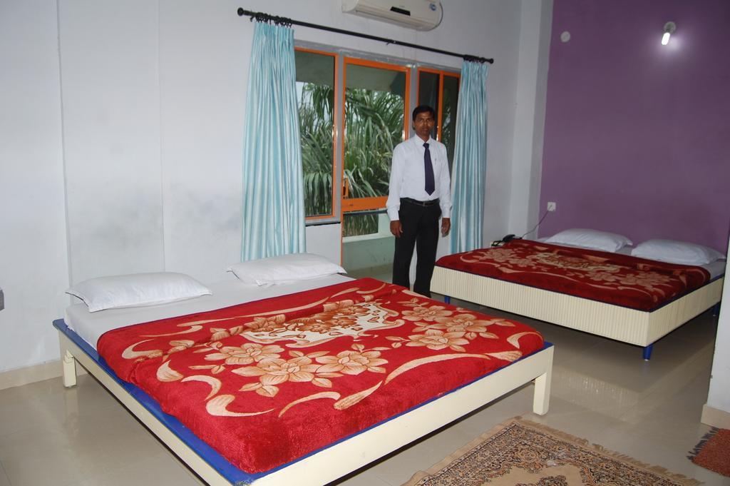 Hotel Krishna Park Resort Diu Buitenkant foto